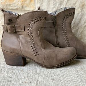 ROXY Leather Booties Size 9